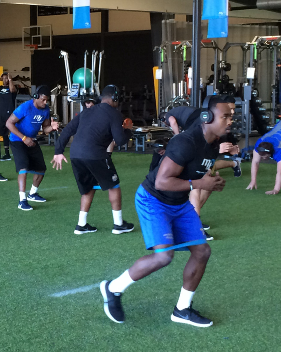 halo-neuro-team-workout.jpg